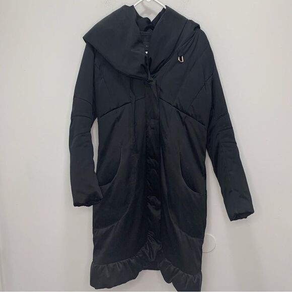 Elie Tahari Jackets & Blazers - Elie Tahari Long Black Puffer Jacket
